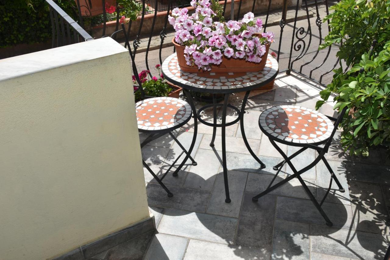 Bed And Breakfast Le Petunie Bari Sardo Exterior photo