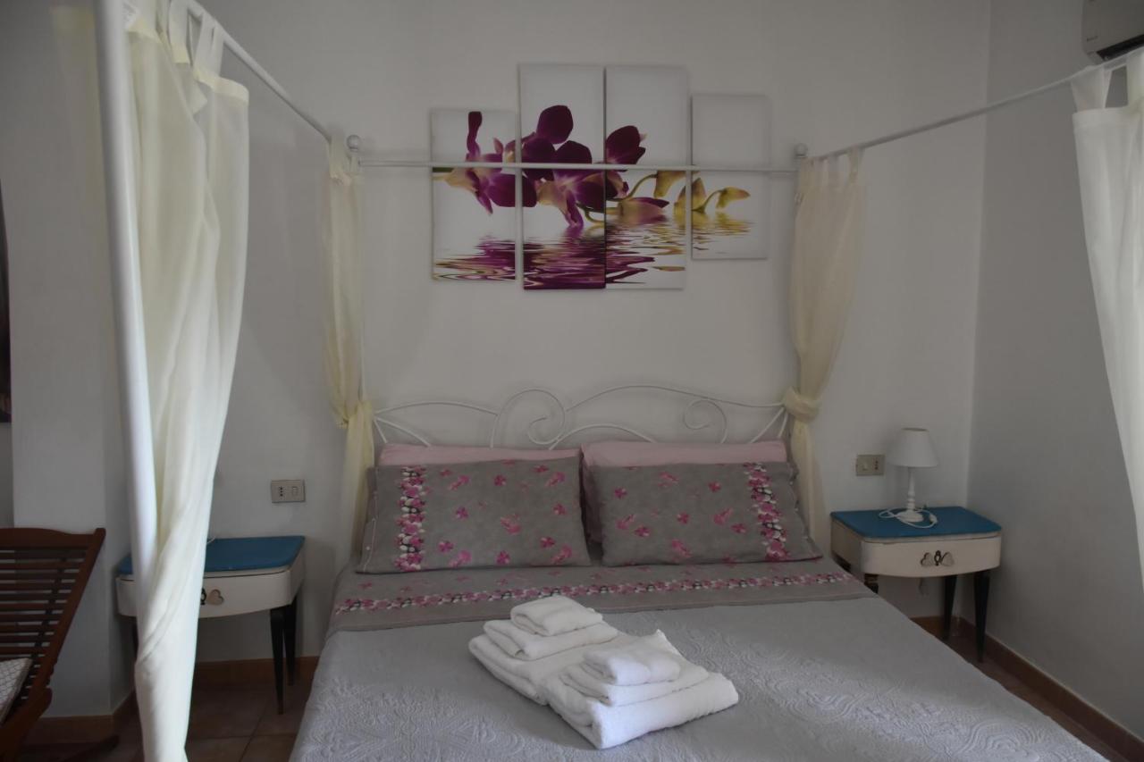 Bed And Breakfast Le Petunie Bari Sardo Exterior photo