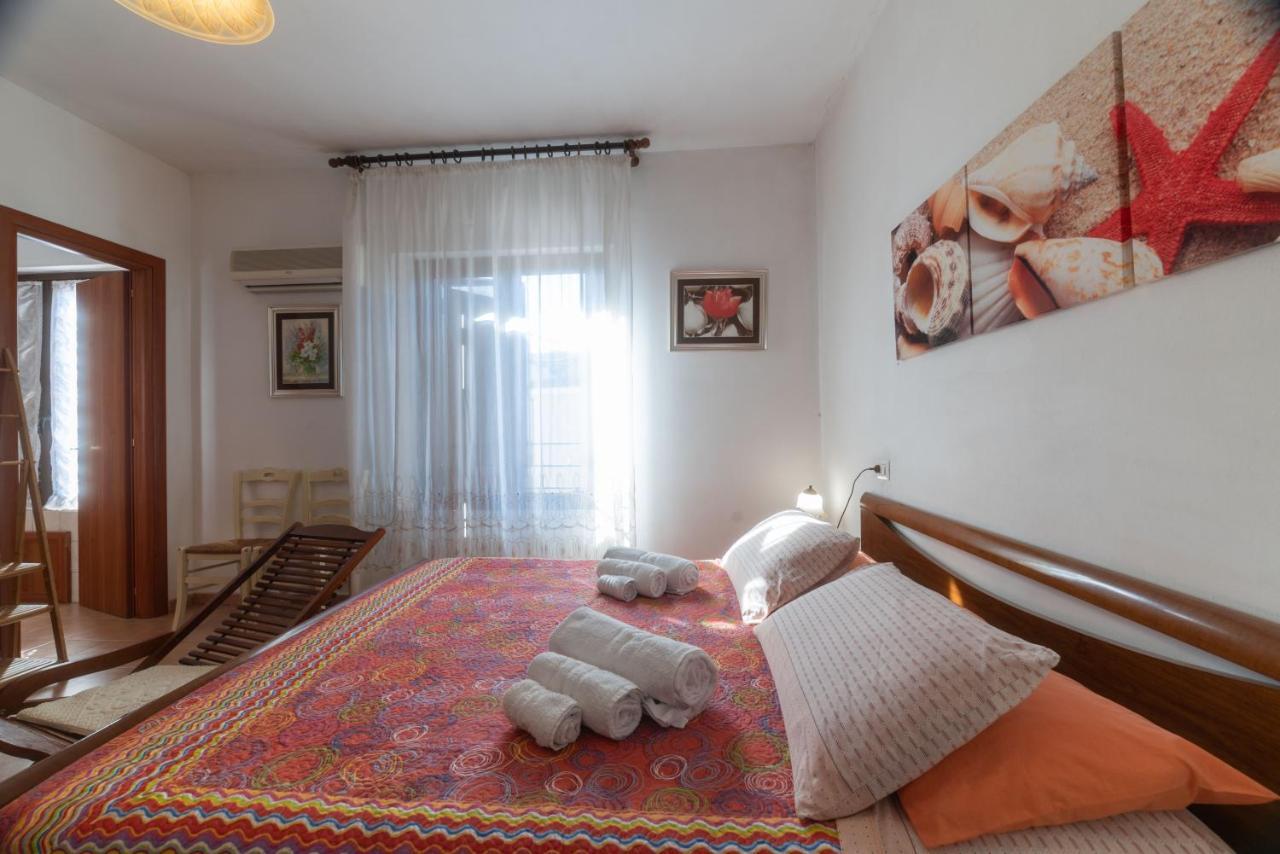 Bed And Breakfast Le Petunie Bari Sardo Exterior photo