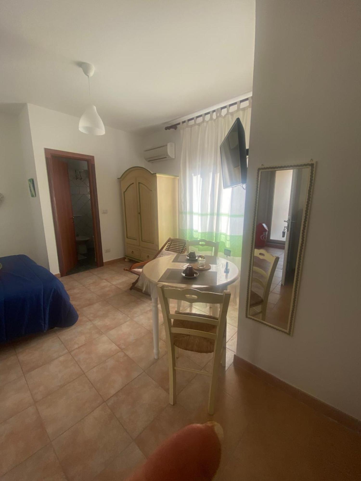 Bed And Breakfast Le Petunie Bari Sardo Exterior photo