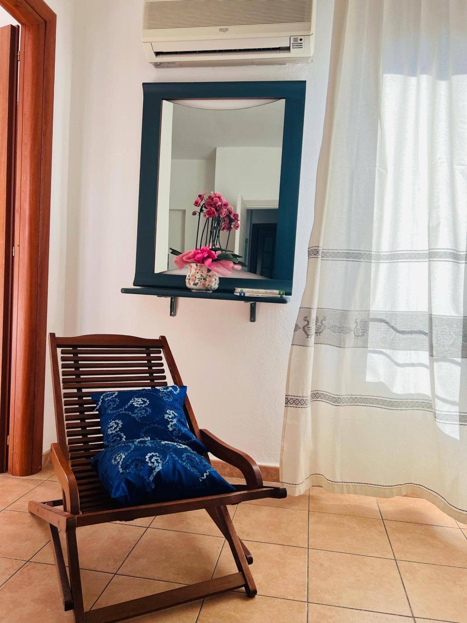 Bed And Breakfast Le Petunie Bari Sardo Exterior photo