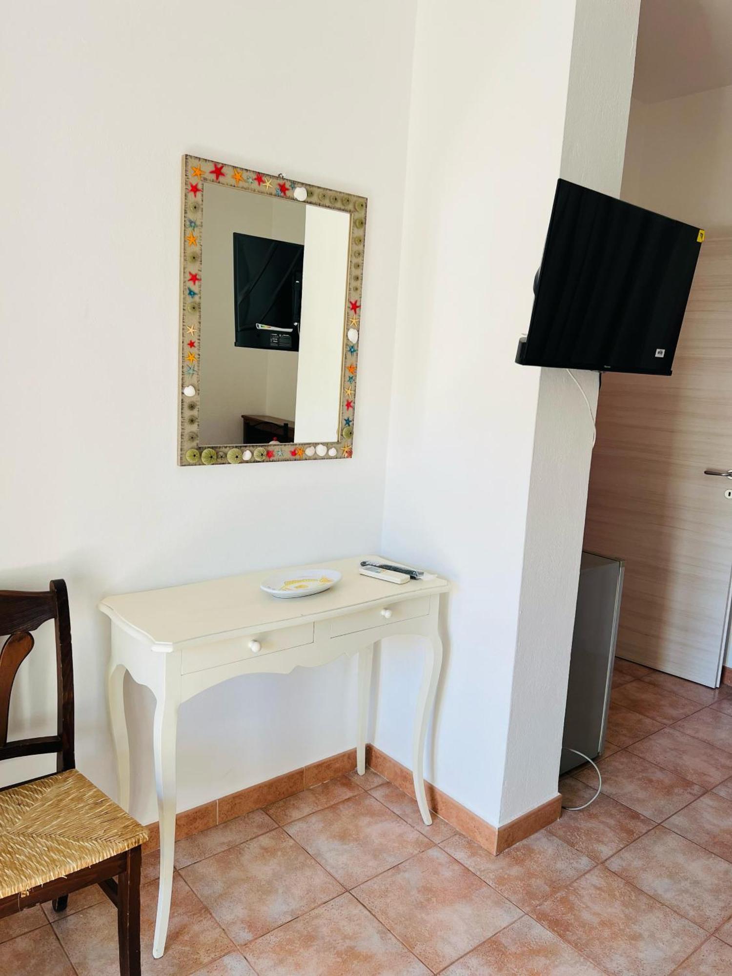 Bed And Breakfast Le Petunie Bari Sardo Exterior photo