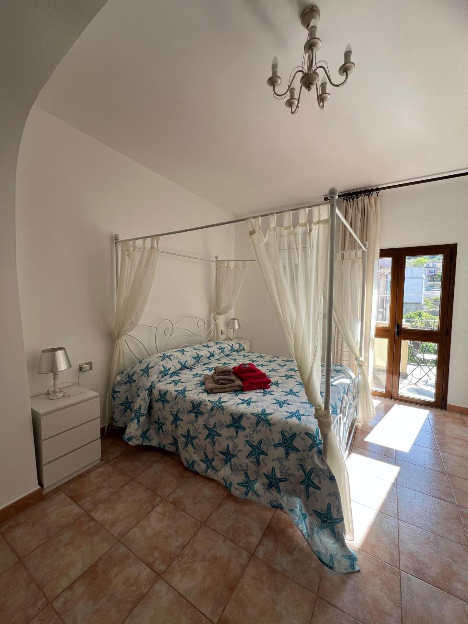 Bed And Breakfast Le Petunie Bari Sardo Exterior photo