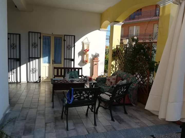 Bed And Breakfast Le Petunie Bari Sardo Exterior photo